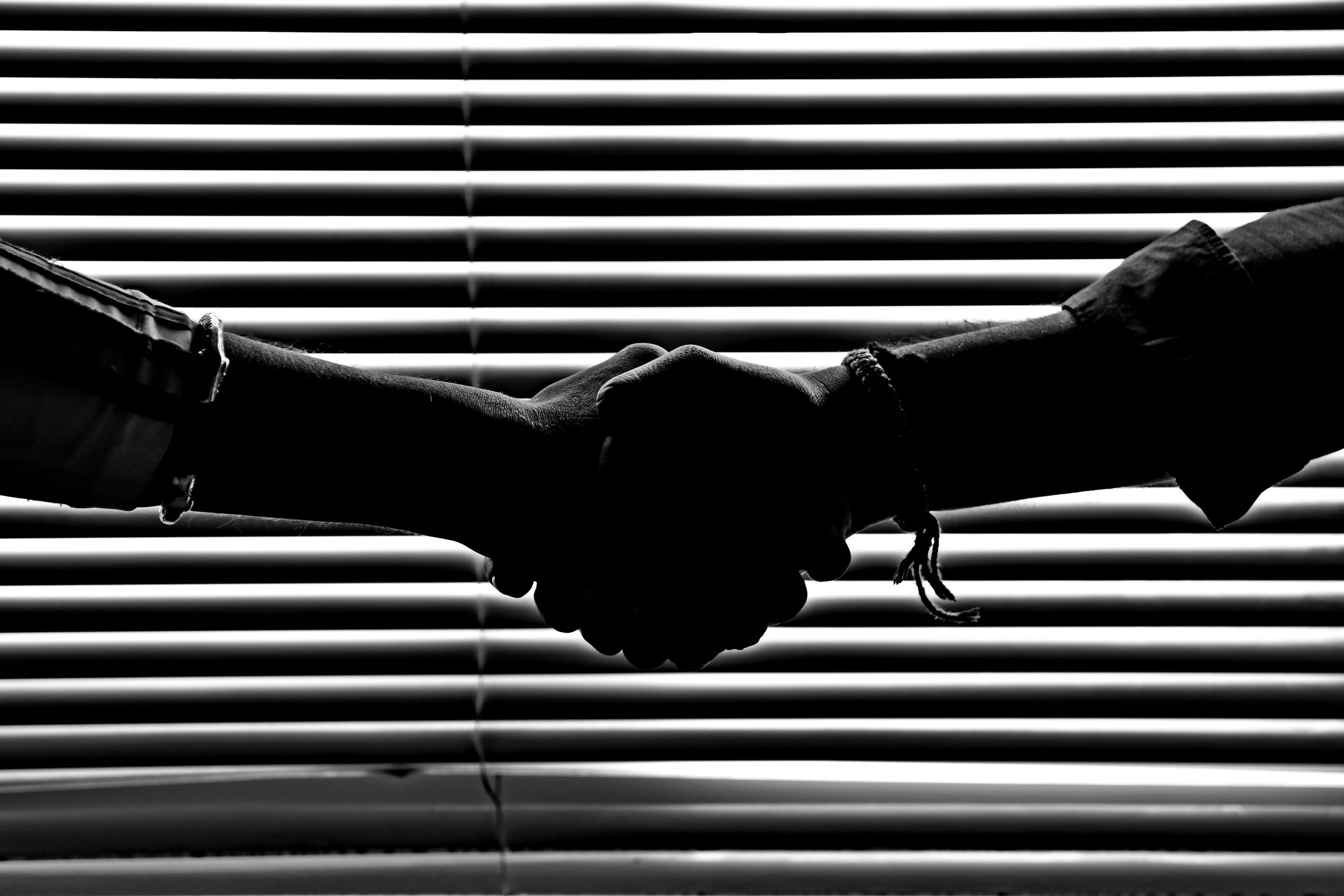 Photo publiée par Savvas Stavrinos sur Pexels, illustrant un accord professionel avec vous